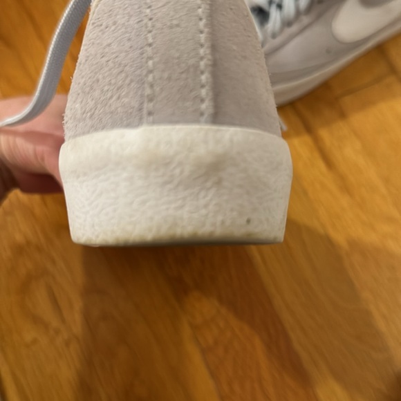 Nike Blazers - Picture 2 of 3